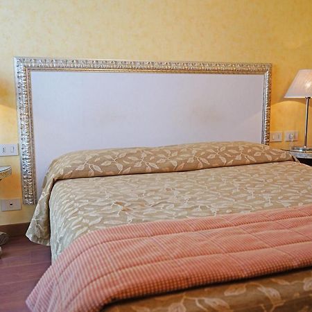 Ambienthotels Panoramic Rimini Esterno foto