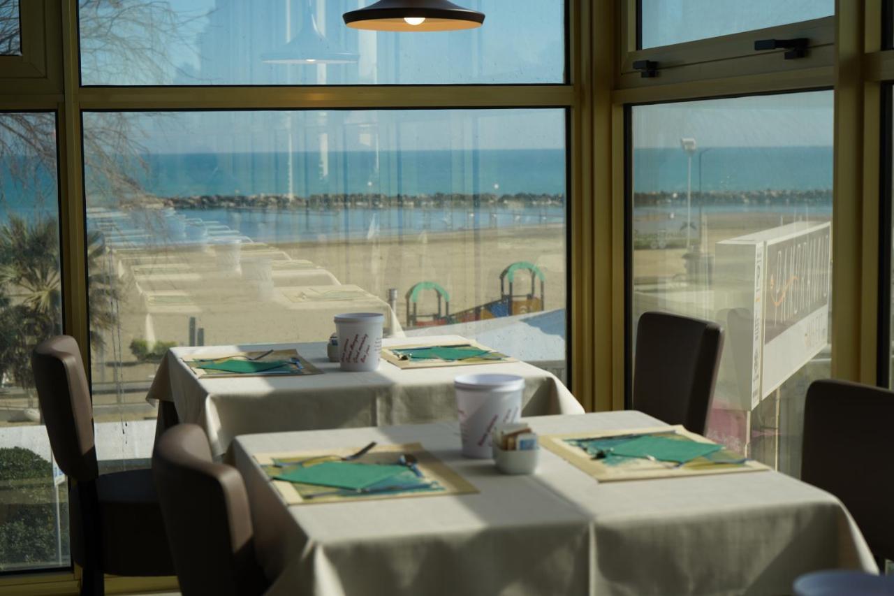 Ambienthotels Panoramic Rimini Esterno foto