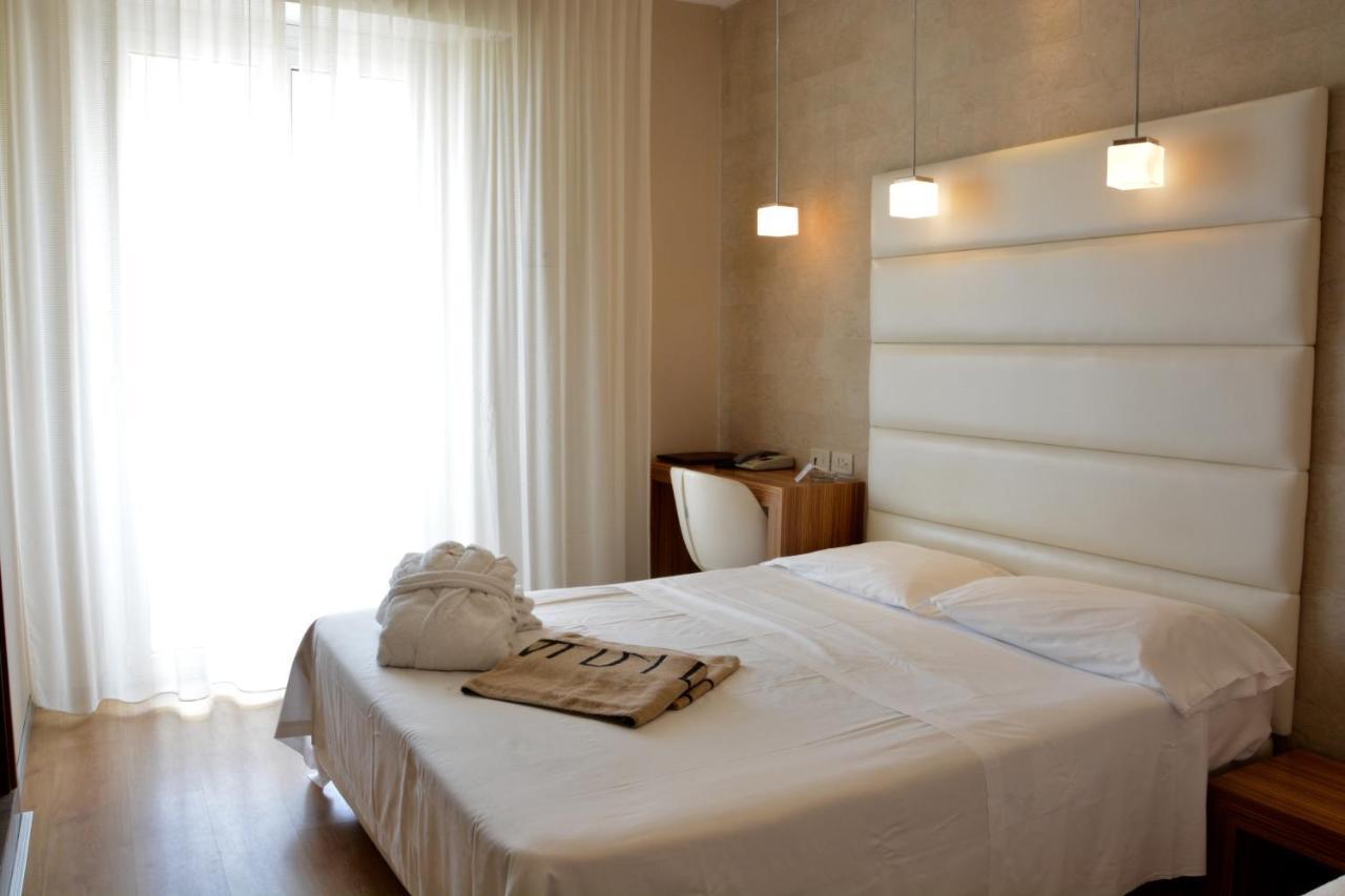 Ambienthotels Panoramic Rimini Esterno foto
