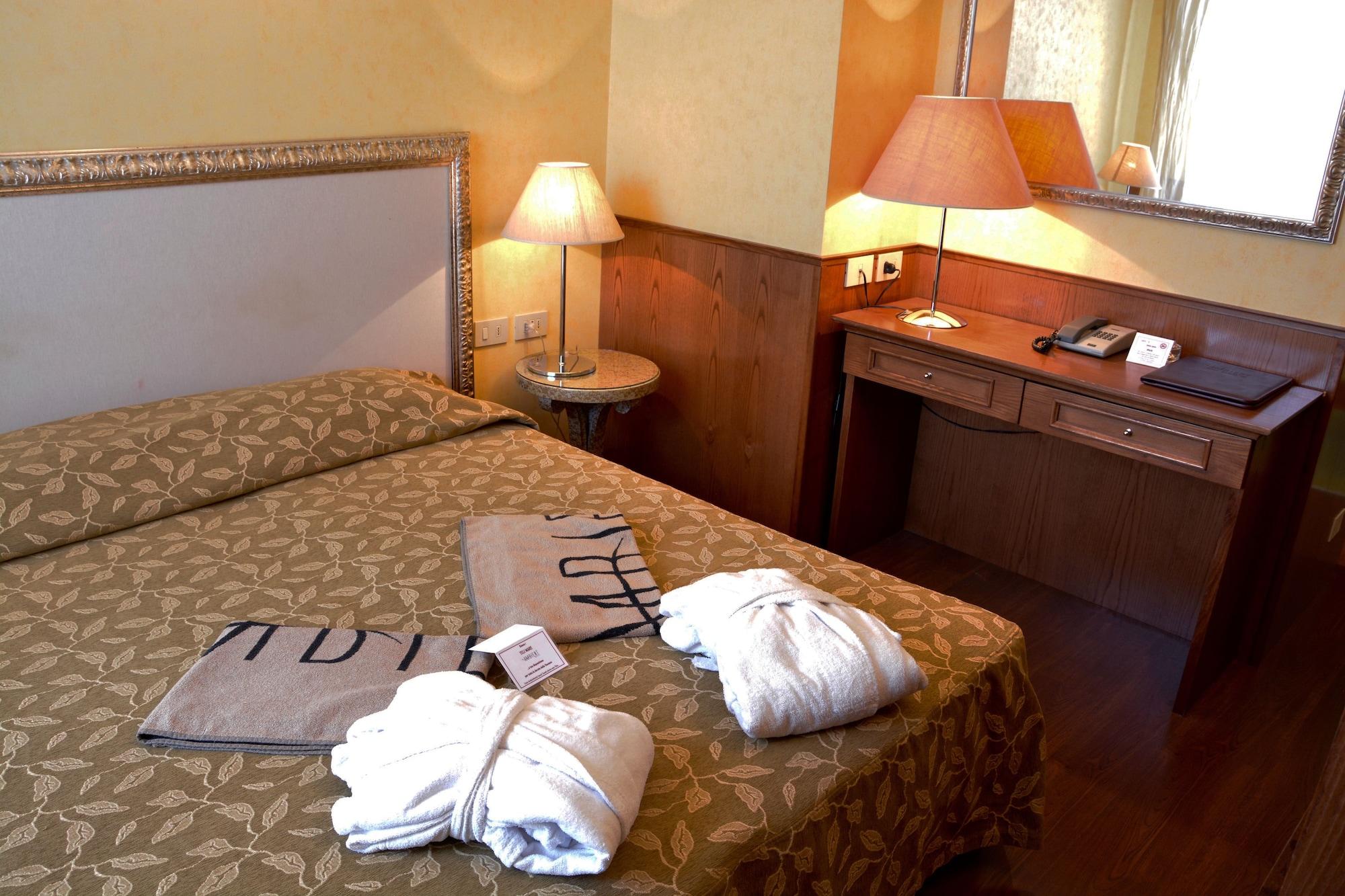 Ambienthotels Panoramic Rimini Esterno foto