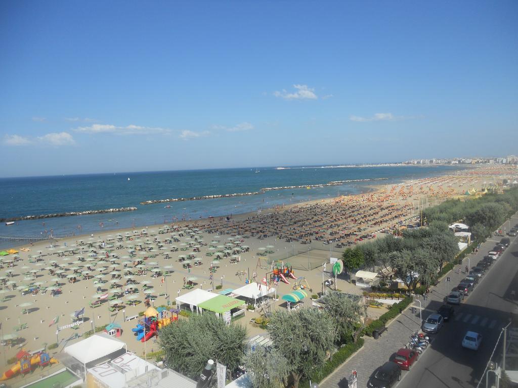 Ambienthotels Panoramic Rimini Esterno foto