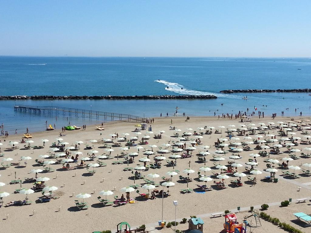 Ambienthotels Panoramic Rimini Esterno foto