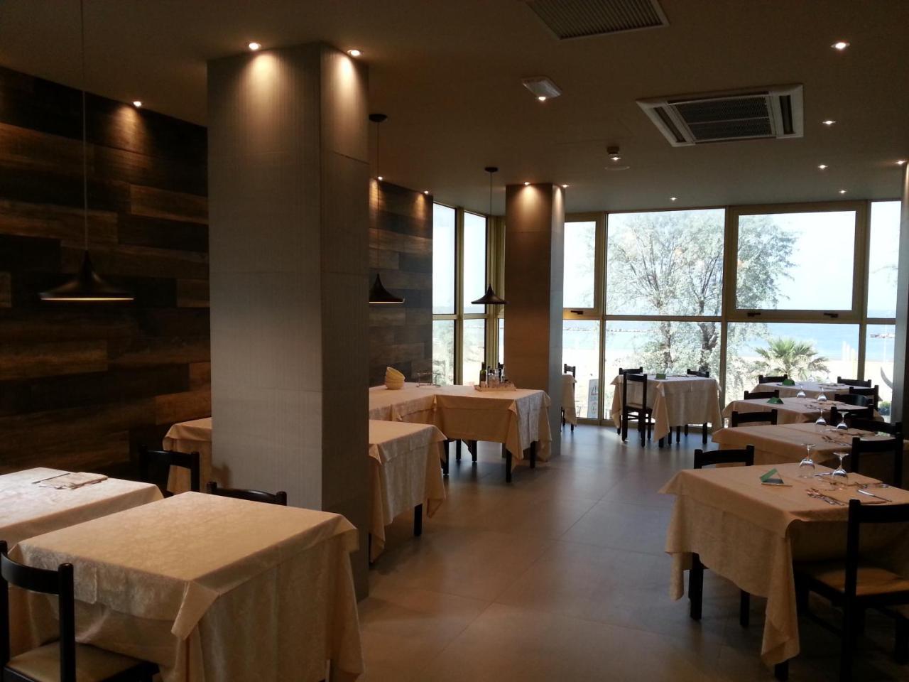 Ambienthotels Panoramic Rimini Esterno foto