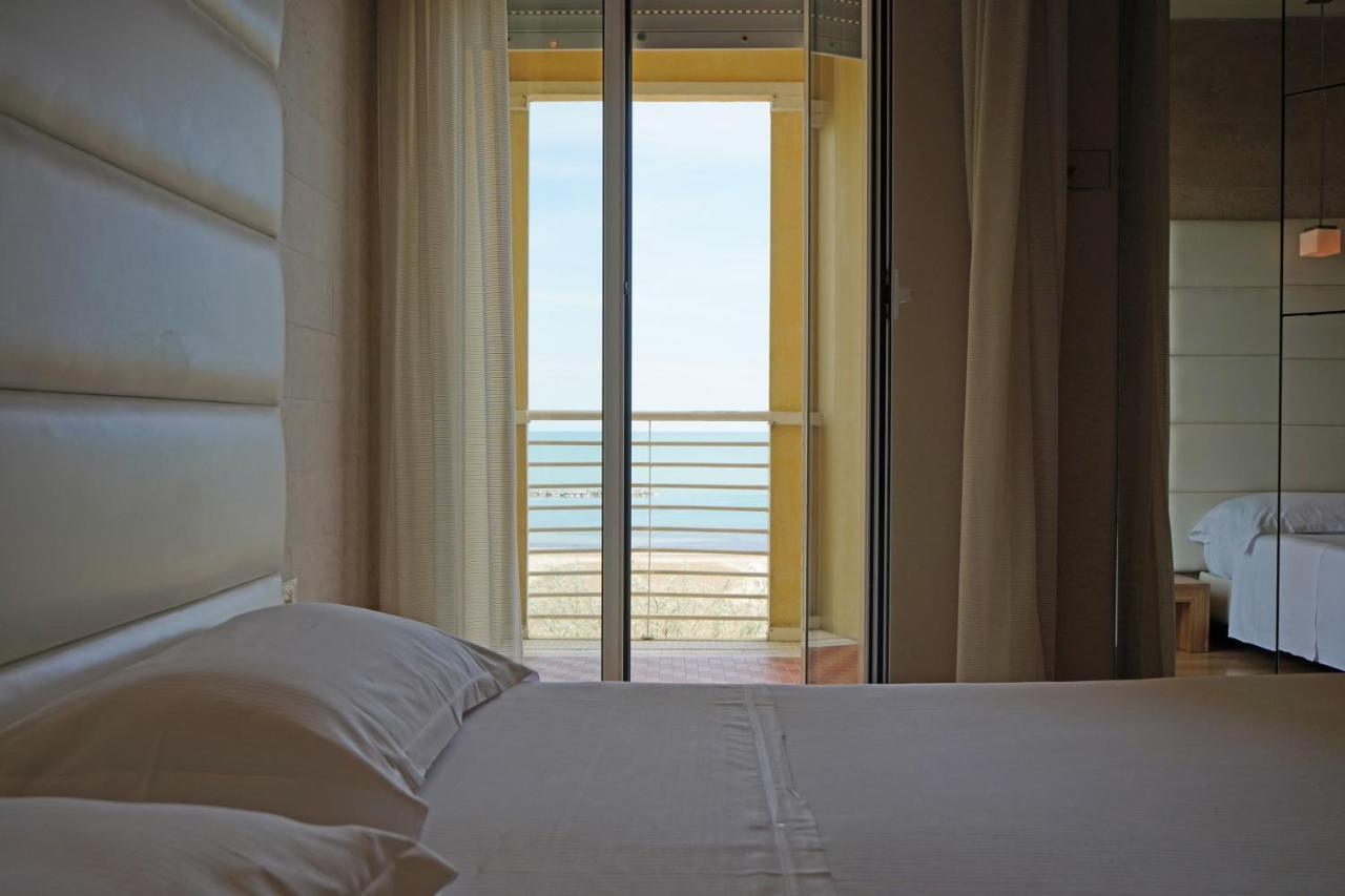 Ambienthotels Panoramic Rimini Esterno foto