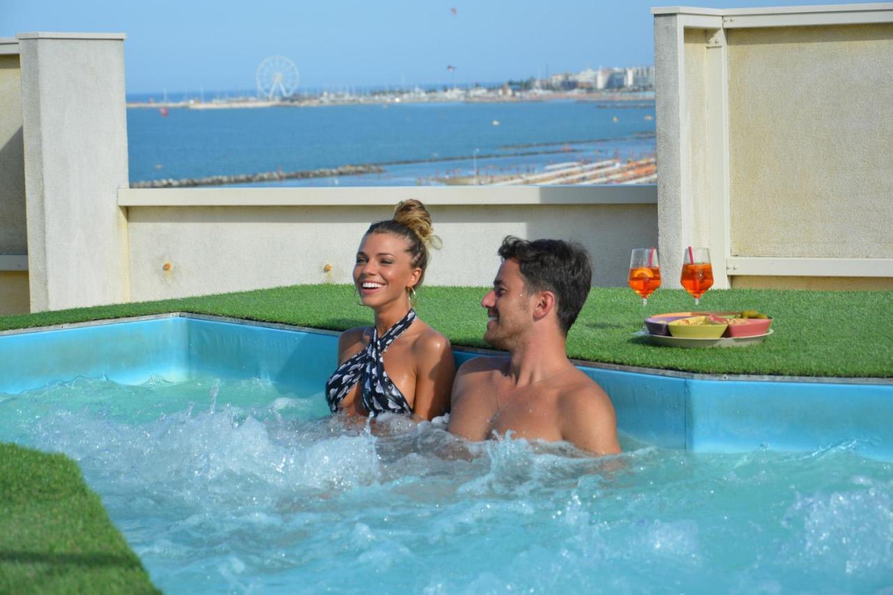 Ambienthotels Panoramic Rimini Esterno foto